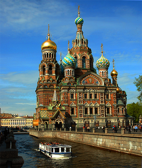 St Petersbourg - La Cathedrale du Saint Sauveur et le canal Griboiedov